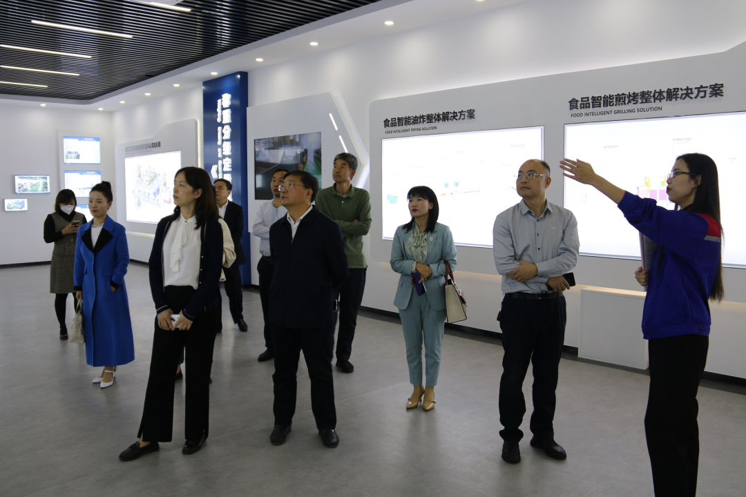 青岛市科技局基础研究处处长李欣一行莅临NG28考察指导市重点实验室建设工作