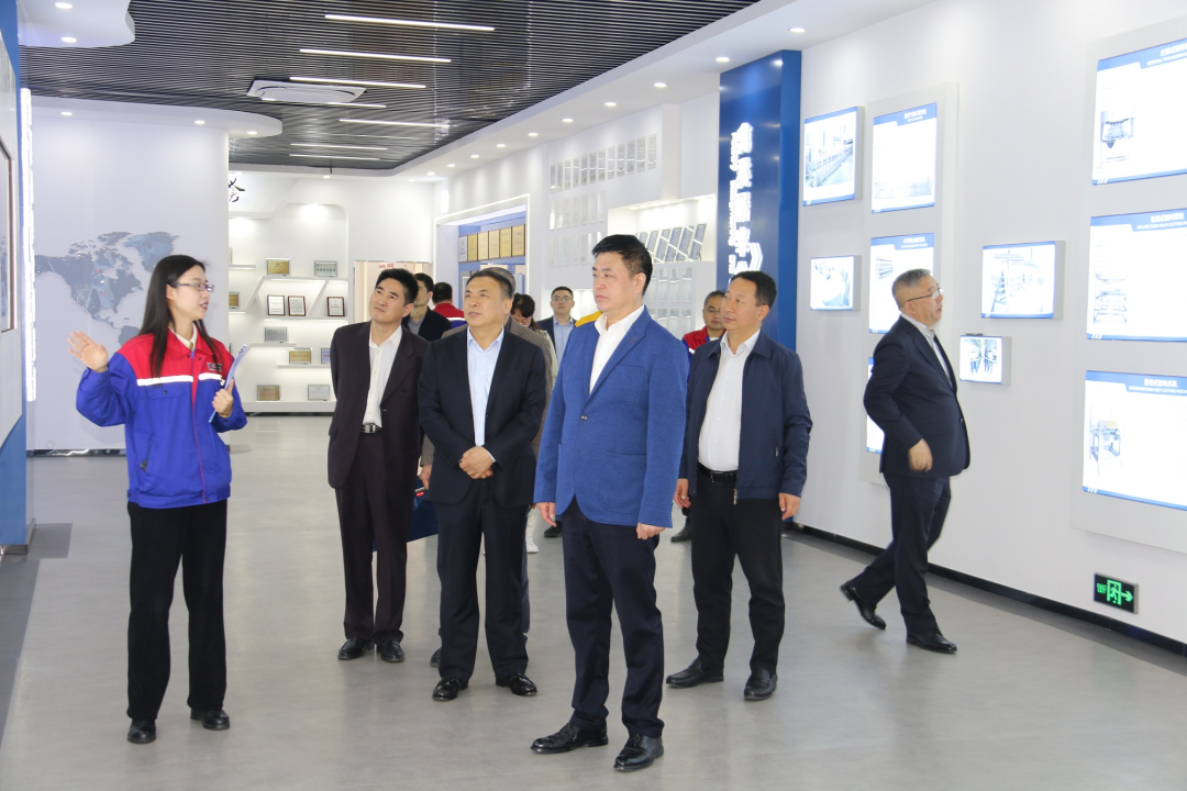 青岛市政协副主席、市工商联主席崔作一行莅临NG28股份调研考察